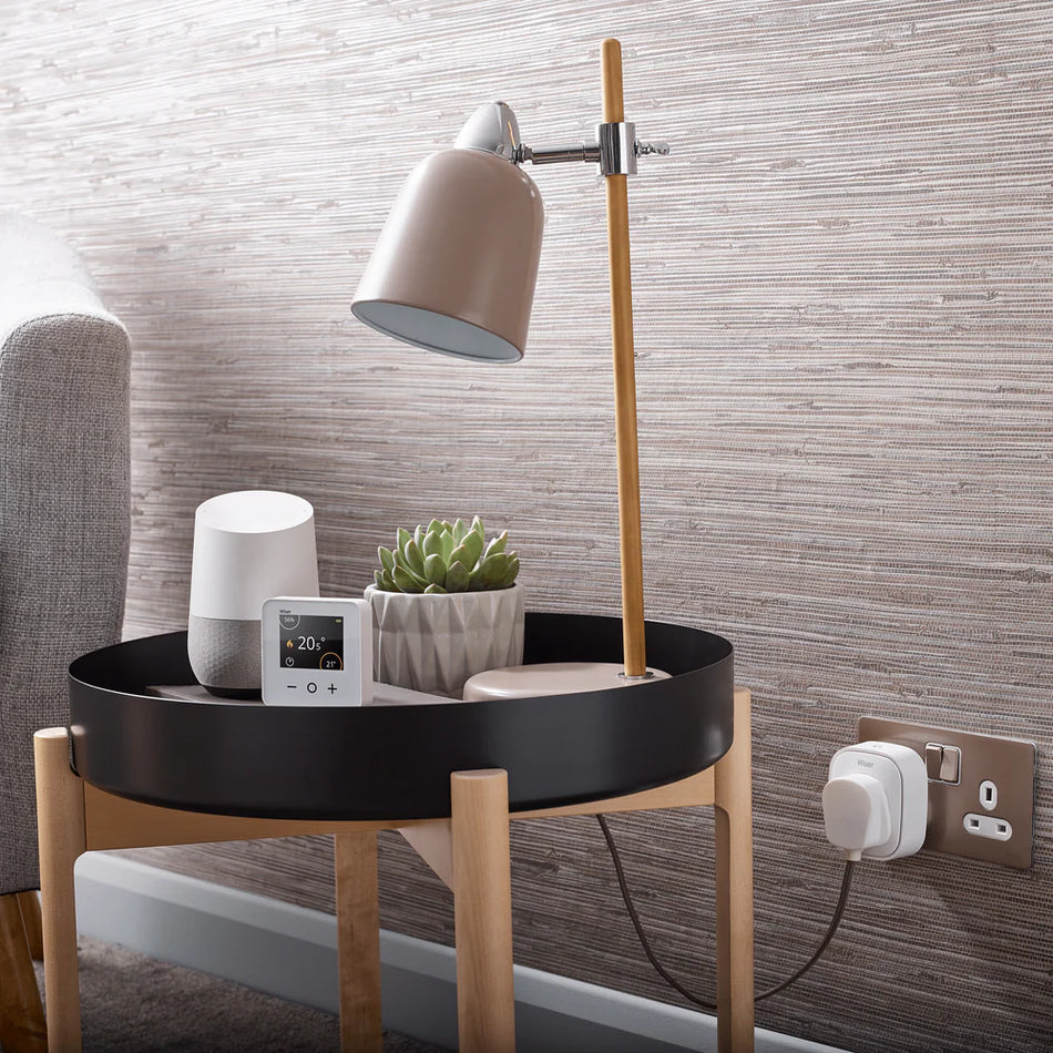 Drayton Wiser Smart Plug WB704H1A0902 | ZigBee Range Extender | App & Voice Control | Requires Wiser Hub