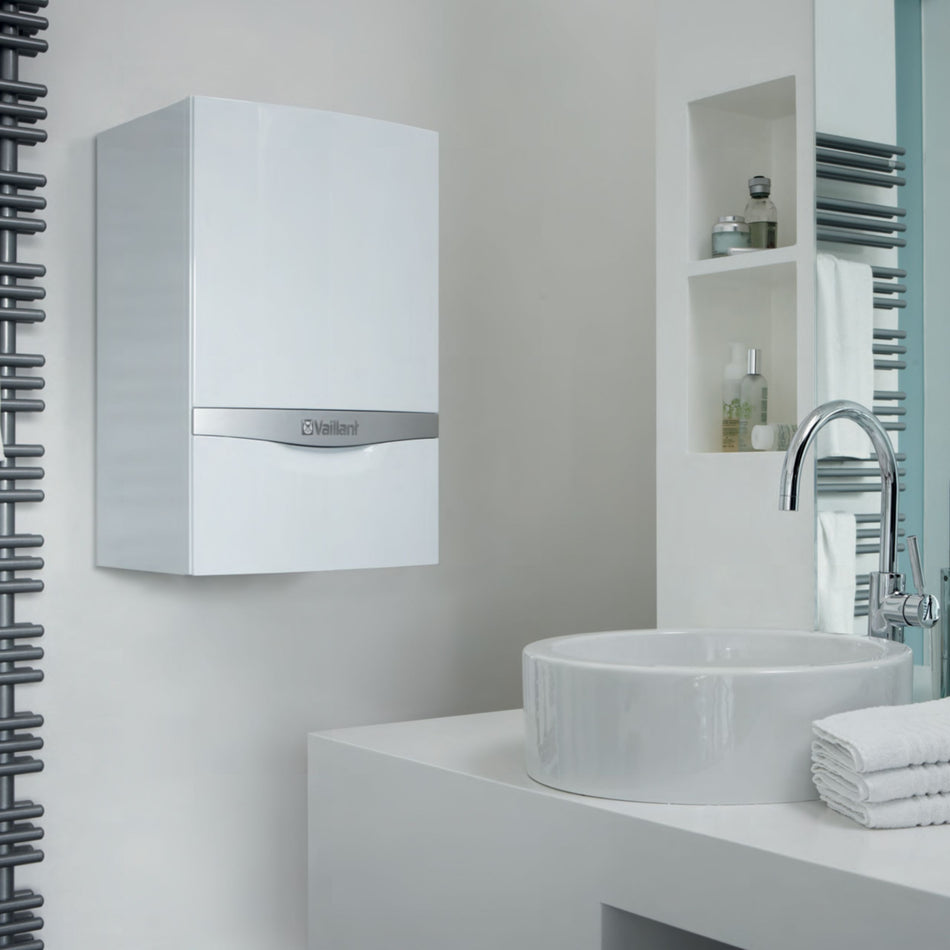 Vaillant ecoTEC Plus 424 LPG (ErP) Open Vent Boiler c/w Horizontal Flue