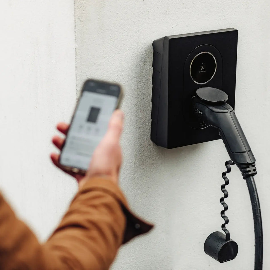 Zaptec Go 7.4kW Smart EV Charger — UK Version with Integrated PEN Fault Protection, Type 2, Wi-Fi + 4G