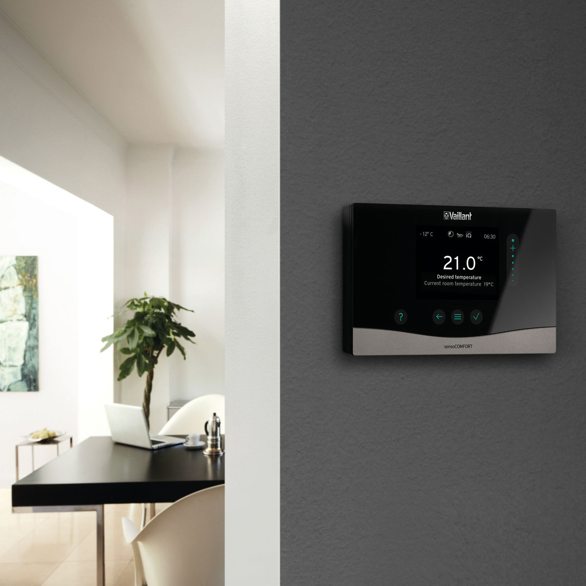 Vaillant sensoCOMFORT VRC720F Wireless RF Multi-Zone Room Thermostat with Outdoor Sensor